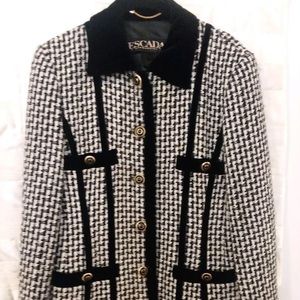 Woman’s Escada Houndstooth Blazer